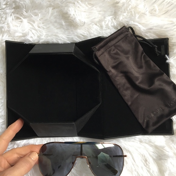 ❤️Kendall + Kylie shield Aviators - Picture 6 of 7